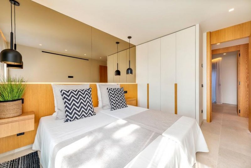Santa Ponsa Luxuriöse Appartements mit 4 Schlafzimmern, 3 Bädern, Fußbodenheizung, Klimaanlage, Meerblick und Gemeinschaftspool nur 700 m