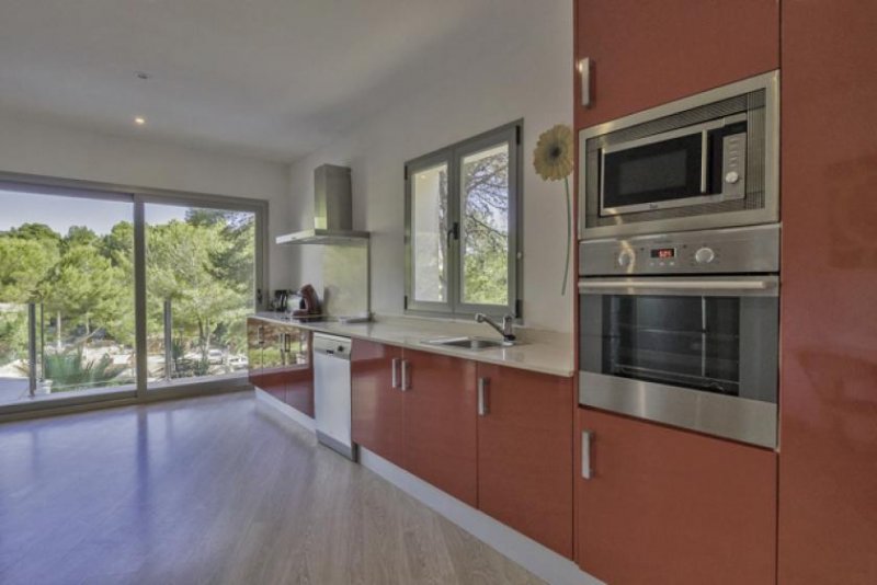 Calvià / Cala Vinyes Moderne Villa direkt am Strand in Cala Vinyes!
Mit Ferienlizenz! Investment! Haus kaufen