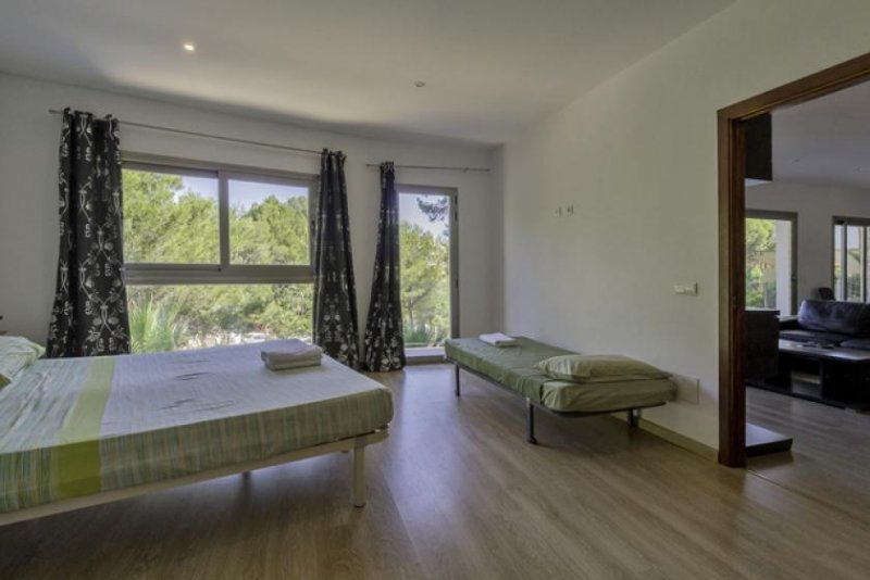 Calvià / Cala Vinyes Moderne Villa direkt am Strand in Cala Vinyes!
Mit Ferienlizenz! Investment! Haus kaufen