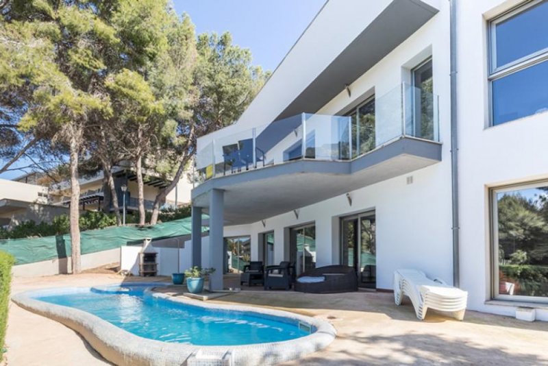 Calvià / Cala Vinyes Moderne Villa direkt am Strand in Cala Vinyes!
Mit Ferienlizenz! Investment! Haus kaufen