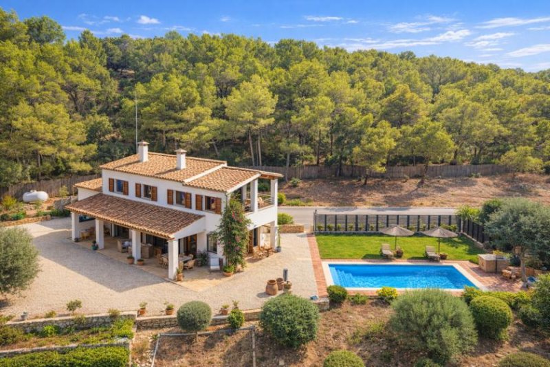 Calvià Exklusive Finca auf 16.000 m² – Mediterranes Leben mit Weitblick bis zum Meer Haus kaufen