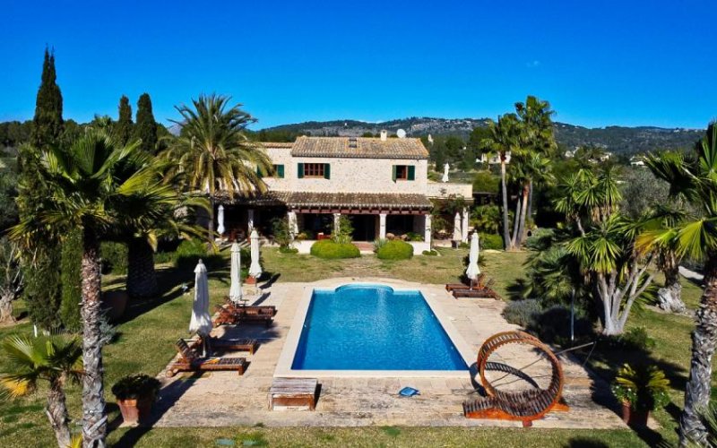 Calvià Mallorquinische Traumfinca mit absoluter Privatsphäre, eigenem Weinberg und Olivenhain bei Calvia Haus kaufen