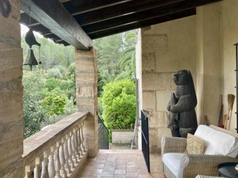 Puigpunyent Idyllische Villa mit Wald, Garten und Pool im Herzen von Puigpunyent Haus kaufen