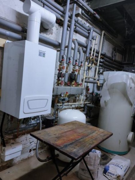 Ranis MFH direkt an der Burg Ranis ehem. Rathaus umfangreich saniert mit interessanter Rendite Gewerbe kaufen