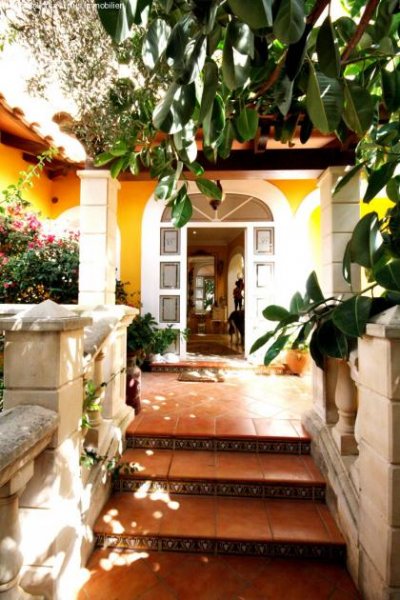 Bad Klosterlausnitz Barok Villa im Herzen von Vallgornera mit traumhaften Meerblick Haus kaufen