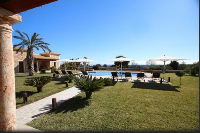 Portocolom Mediterrane Signature-Finca mit 100 m² Resort-Pool, Meerblick und absoluter Privatsphäre nahe Porto Colom Haus kaufen