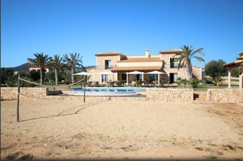 Portocolom Mediterrane Signature-Finca mit 100 m² Resort-Pool, Meerblick und absoluter Privatsphäre nahe Porto Colom Haus kaufen