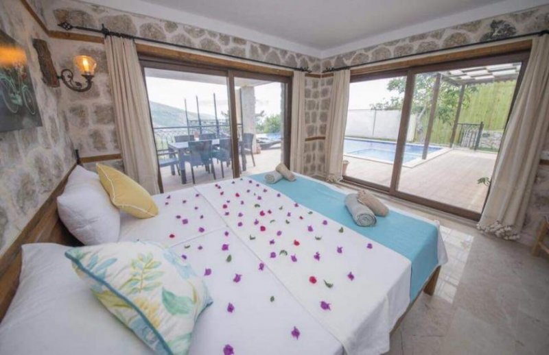 Kalkan Freistehende Luxus Villa mit Pool, Garten und wunderbaren Ausblicken Haus kaufen