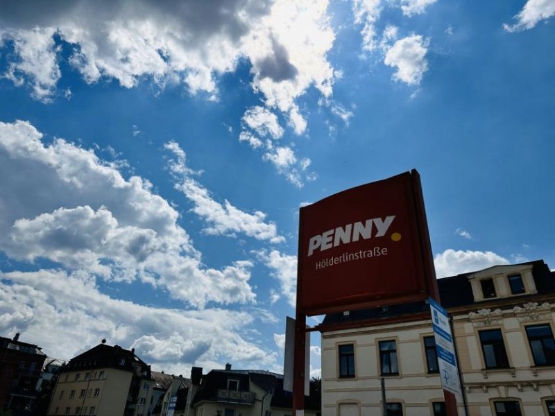 Zwickau Attraktive 4-Raum-Wohnung mit Balkon, zentrumsnah gelegen und vermietet Wohnung kaufen