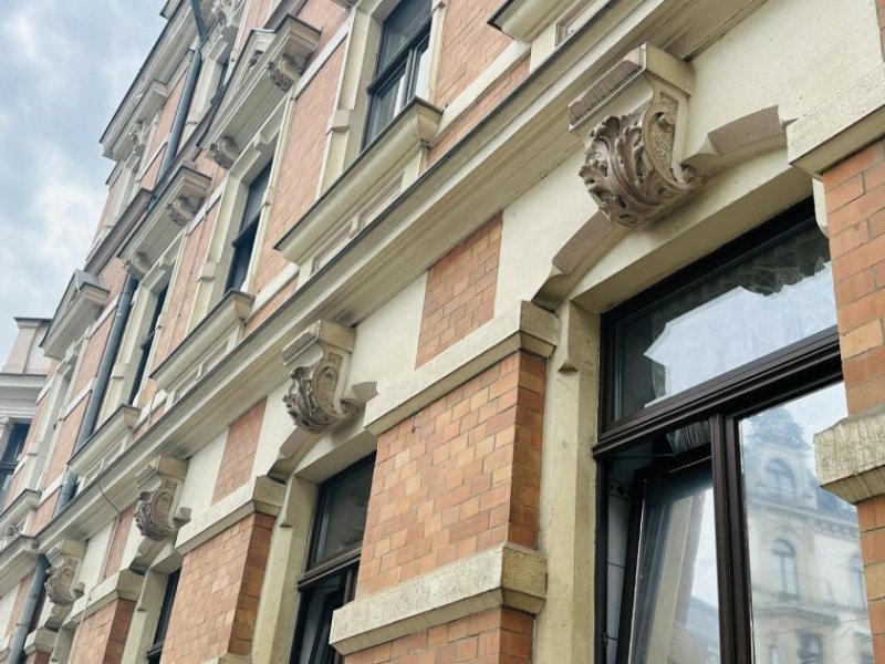 Zwickau Attraktive 4-Raum-Wohnung mit Balkon, zentrumsnah gelegen und vermietet Wohnung kaufen