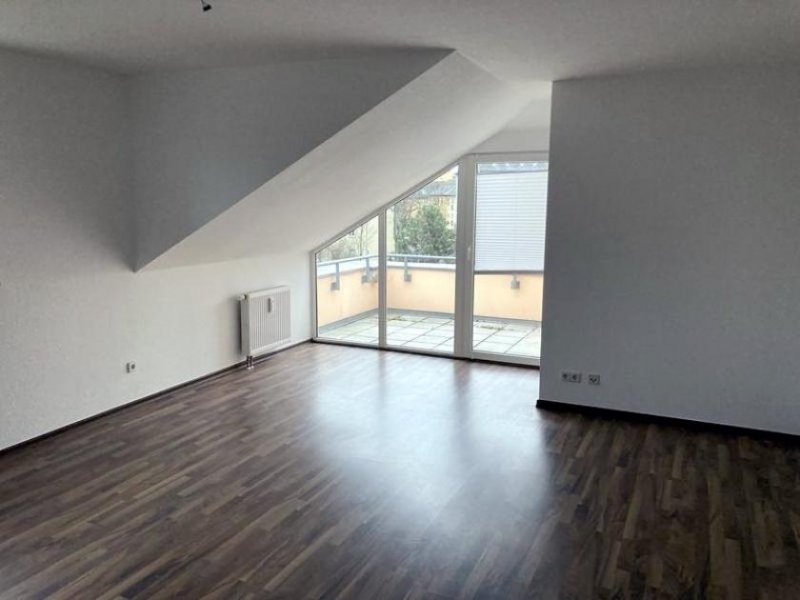 Zwickau Attraktive, zentrumsnahe 3R.-Whg. mit großer Dachterrasse u. Stellpl.! Leerstehend Wohnung kaufen