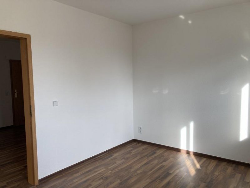 Zwickau Attraktive, zentrumsnahe 3R.-Whg. mit großer Dachterrasse u. Stellpl.! Leerstehend Wohnung kaufen