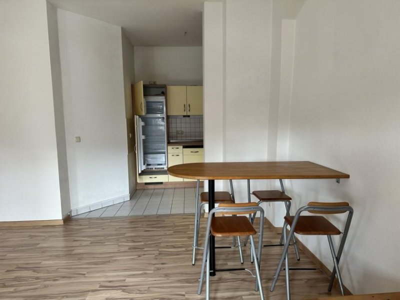 Zwickau Großzügige 1-Raumwohnung mit Einbauküche in Zwickau! Denkmalschutz! Wohnung kaufen