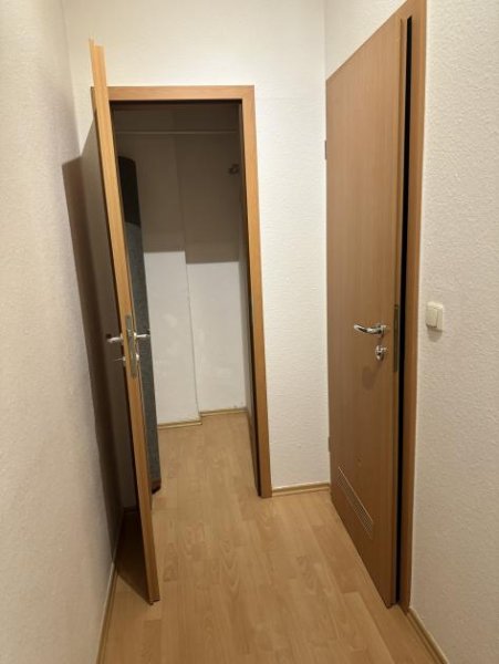 Zwickau Großzügige 1-Raumwohnung mit Einbauküche in Zwickau! Denkmalschutz! Wohnung kaufen