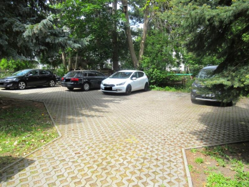 Zwickau Helle und sehr geräumige 2-Raum-Whg. im DG, mit Stellplatz und Balkon, Nordvorstadt, Muldennähe Wohnung kaufen