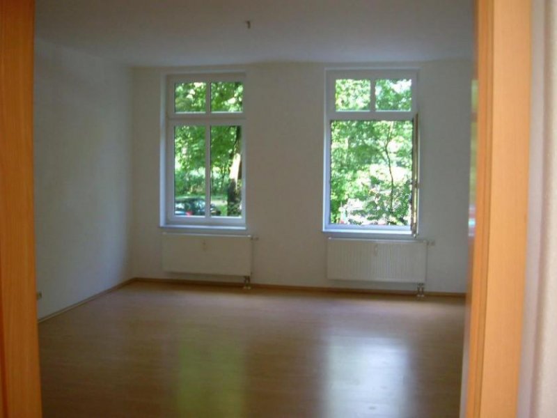 Zwickau Vermietete 2-Raumwhg. in zentrumsnaher Lage! Großer Südbalkon, EBK, Tageslichtbad u. Stpl.! Wohnung kaufen