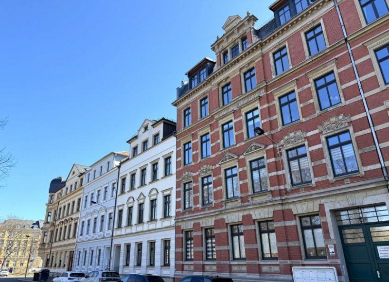 Zwickau Vermietete 2-Raumwhg. in zentrumsnaher Lage! Großer Südbalkon, EBK, Tageslichtbad u. Stpl.! Wohnung kaufen