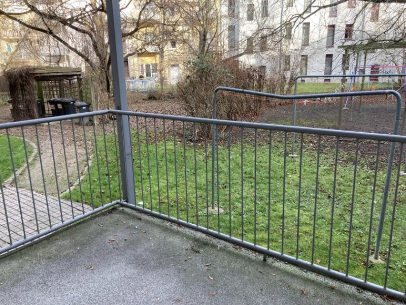 Zwickau Vermietete 3-Raum-Whg. mit Balkon in unmittelbarer Nähe zum Neumarkt! Wohnung kaufen