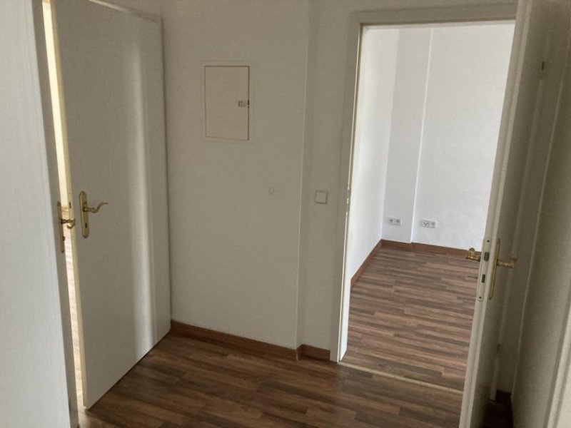 Zwickau Vermietete 3-Raum-Whg. mit Balkon in unmittelbarer Nähe zum Neumarkt! Wohnung kaufen