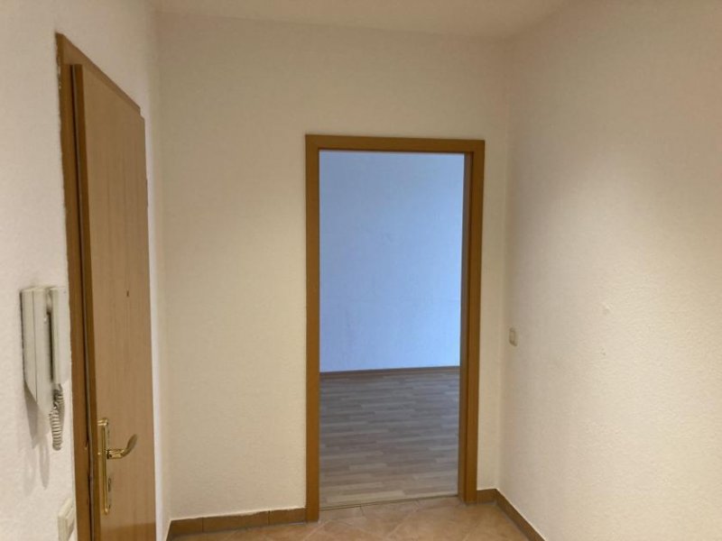 Zwickau Zentrumsnah! 1,5-Raum-Whg. mit Balkon + Fahrstuhl / rollstuhlgerecht; vermietet! Wohnung kaufen