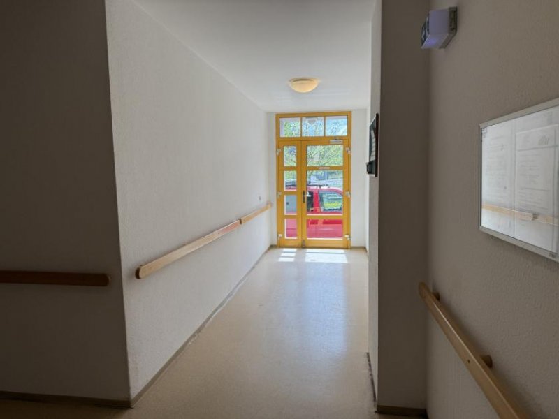 Zwickau Zentrumsnah! 1,5-Raum-Whg. mit Balkon + Fahrstuhl / rollstuhlgerecht; vermietet! Wohnung kaufen