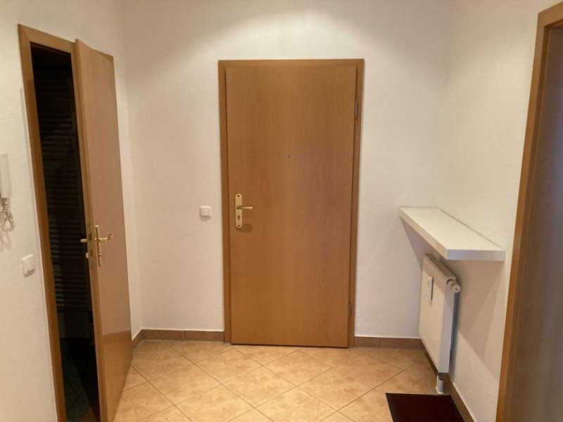 Zwickau Zentrumsnahe 1,5-Raum-Whg. mit neuwertiger EBK; Fahrstuhl / rollstuhlgerecht; Vermietet! Wohnung kaufen
