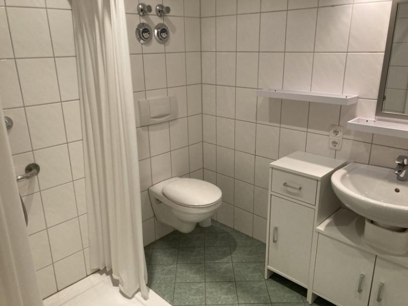 Zwickau Zentrumsnahe 1,5-Raum-Whg. mit neuwertiger EBK; Fahrstuhl / rollstuhlgerecht; Vermietet! Wohnung kaufen