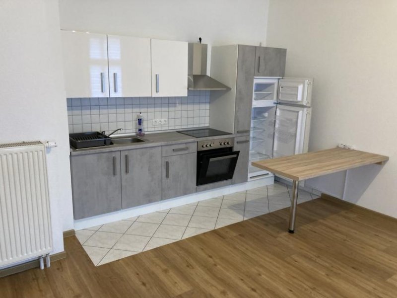 Zwickau Zentrumsnahe 1,5-Raum-Whg. mit neuwertiger EBK; Fahrstuhl / rollstuhlgerecht; Vermietet! Wohnung kaufen