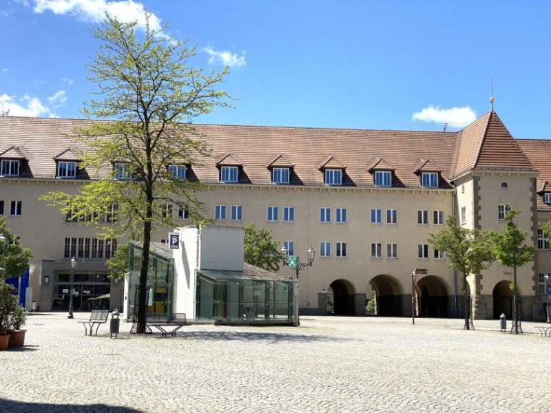 Zwickau Eine ganze Etage nur für Sie! DG-Wohnung, 4 Zimmer, Gäste-WC, Balkon, vermietet! Wohnung kaufen