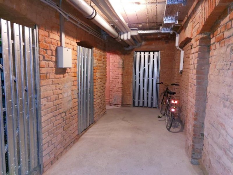 Zwickau Leerstehende 2-Raum Wohnung in attraktiver Lage! Kaufpreis verhandelbar Wohnung kaufen