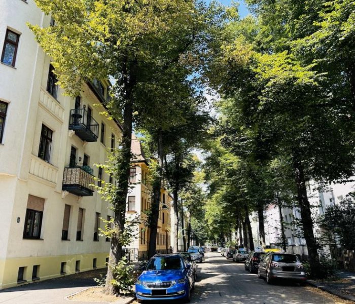 Zwickau Leerstehende 2-Raum Wohnung in attraktiver Lage! Kaufpreis verhandelbar Wohnung kaufen