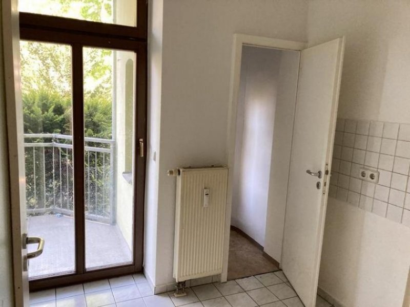 Zwickau Schöne 2-Raum-Wohnung im EG mit Laminat/Fliesen und Balkon! Vermietet! Wohnung kaufen