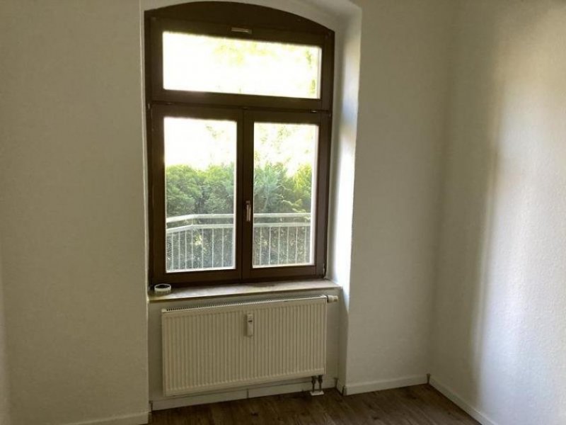 Zwickau Schöne 2-Raum-Wohnung im EG mit Laminat/Fliesen und Balkon! Vermietet! Wohnung kaufen