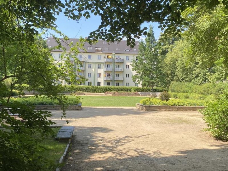 Zwickau Vermietete 2-Raum Wohnung mit Balkon in ruhiger Vorstadtlage! Wohnung kaufen