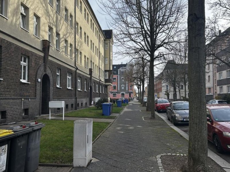 Zwickau Vermietete 2-Raumwohnung mit Balkon u. Tageslichtbad in Zwickau! Wohnung kaufen