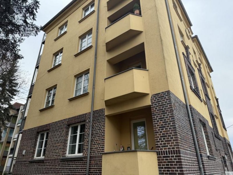 Zwickau Vermietete 2-Raumwohnung mit Balkon in Zwickau! Wohnung kaufen