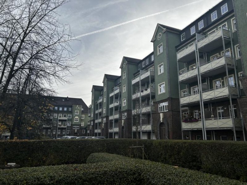 Zwickau Vermietete 2-Raumwohnung mit Balkon u. Tageslichtbad in Zwickau! Wohnung kaufen