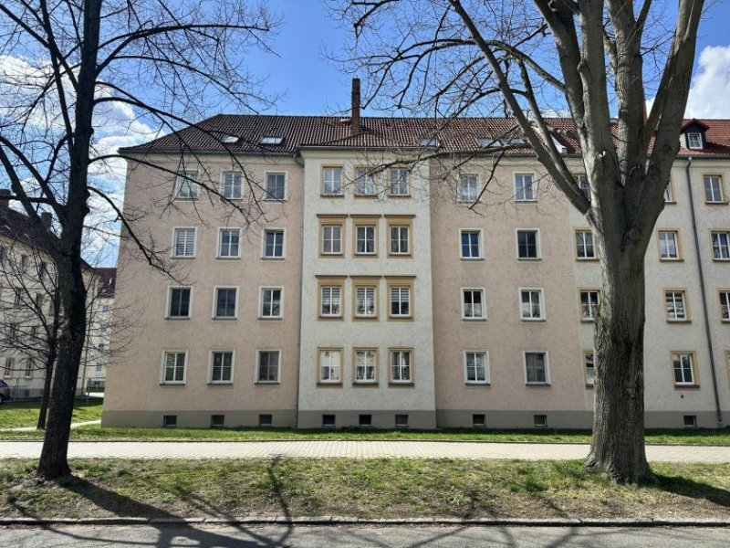 Zwickau Vermietete 3-Raumwohnung mit Balkon und Tageslichtbad in Zwickau! Wohnung kaufen