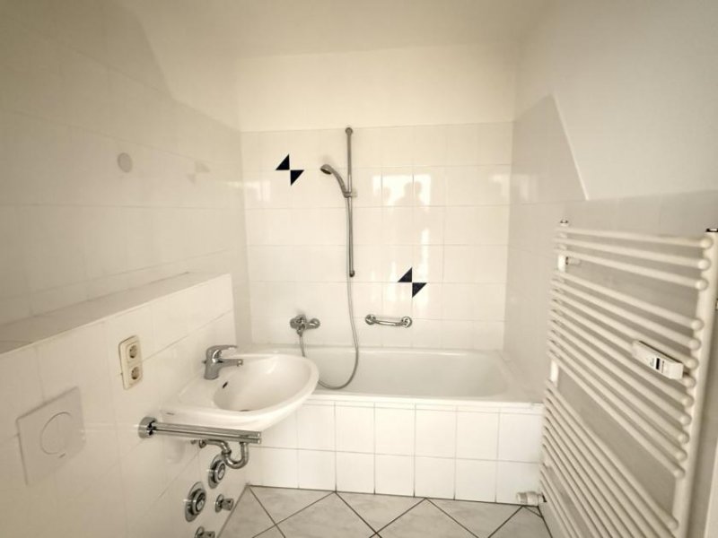 Zwickau Zentrumsnahe 2-Raumwohnung mit Balkon! Leer ab 1.1.26! Wohnung kaufen