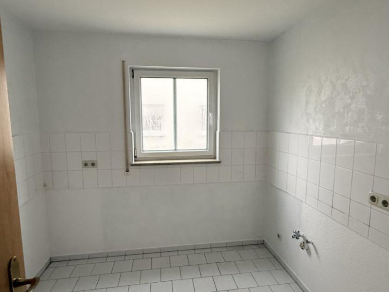 Zwickau 4-Raumwohnung mit Terrasse, Gäste-WC u. TG-Stpl. in ruhiger Lage! Leerstand! Wohnung kaufen