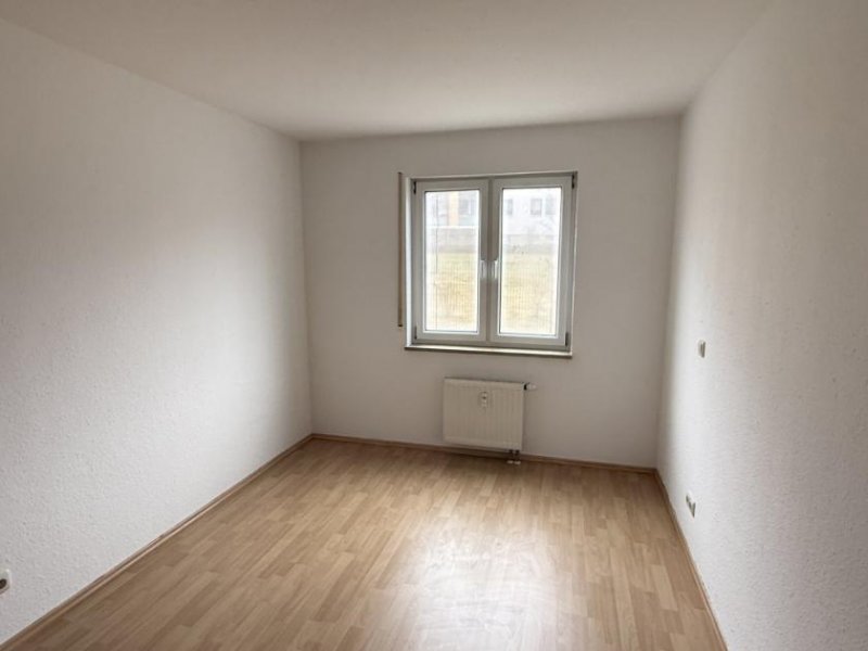 Zwickau 4-Raumwohnung mit Terrasse, Gäste-WC u. TG-Stpl. in ruhiger Lage! Leerstand! Wohnung kaufen