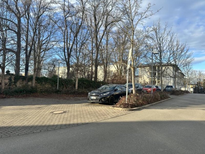 Zwickau Ehem. MVZ, 42 Stellpl., unvermietet, Denkmalschutz, Sanierungsbedarf Gewerbe kaufen