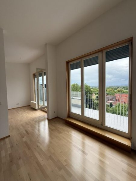 Zwickau Moderne 2-Raum-Wohnung mit großer Dachterrasse und TG-Stellplatz! Vermietet! Wohnung kaufen