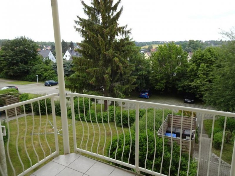 Zwickau Vermietete 2-Raum DG-Wohnung mit Balkon und Stellplatz in Marienthal! Wohnung kaufen