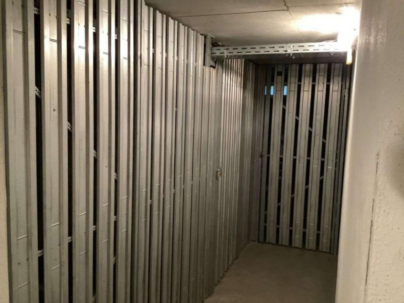 Zwickau Vermietete 2-Raumwohnung mit Stellpl. und Balkon! Nähe HBK! Wohnung kaufen