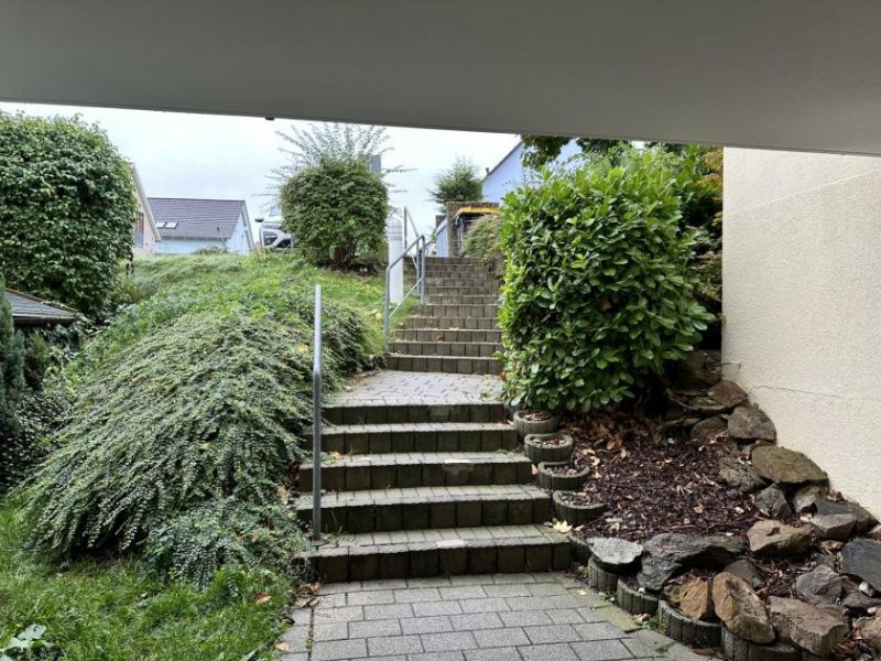 Zwickau 2-Raumwohnung mit Balkon und Stpl. in ruhiger Lage! Zwickau-Cainsdorf! Frei ab 1.10.26 Wohnung kaufen