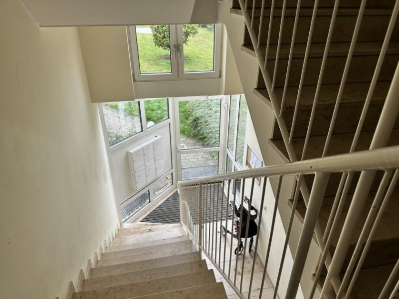Zwickau 2-Raumwohnung mit Balkon und Stpl. in ruhiger Lage! Zwickau-Cainsdorf! Frei ab 1.10.26 Wohnung kaufen