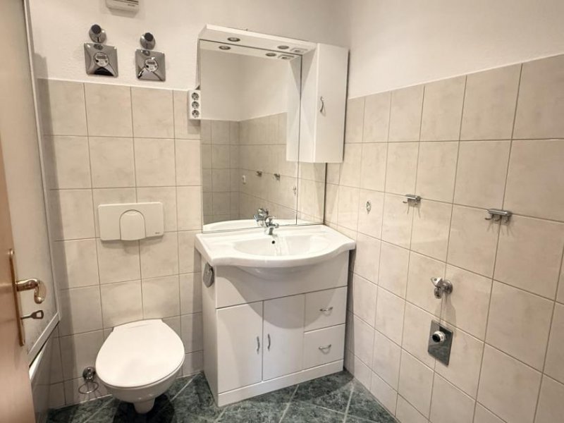 Kirchberg Modernisierte 2-Raum-Wohnung mit Balkon! Denkmalschutz! Leerstehend! Wohnung kaufen