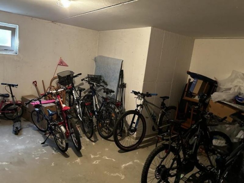 Wilkau-Haßlau Schöne 4RW im EG, idyllische Terrasse + Gartenhof + Stellpl., Tageslicht-Küche und -Bad, vermietet! Wohnung kaufen