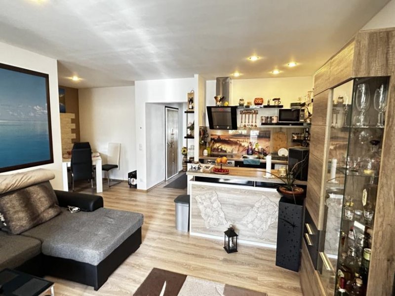 Mülsen Modernisierte 3-Raum-Wohnung im 1. OG, Balkon u. Stellplatz Wohnung kaufen